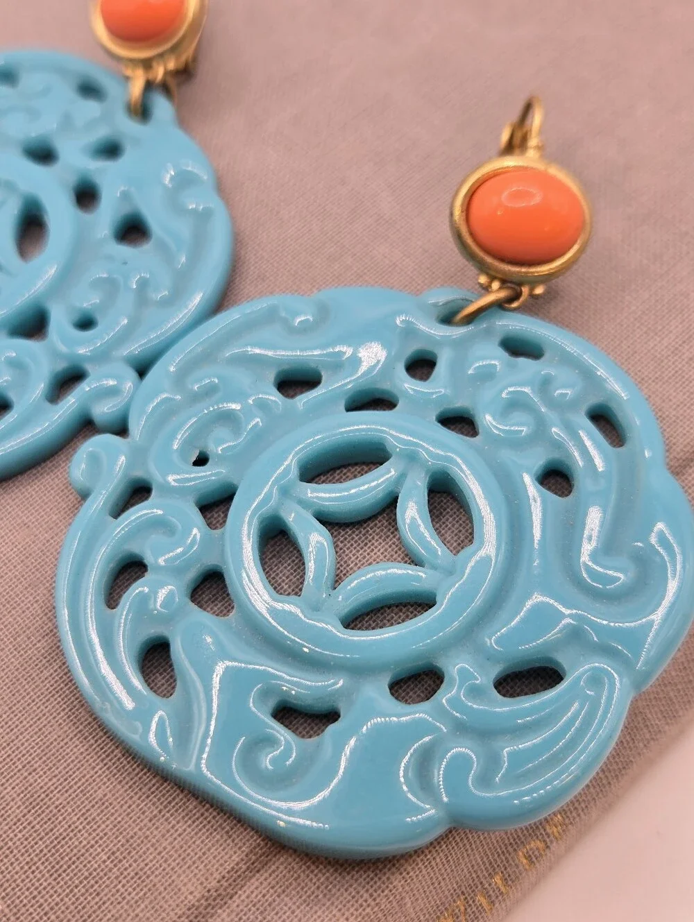 Kenneth Jay Lane chinoiserie Earrings Round Faux Turquoise Medallion Pierced - Picture 2 of 6